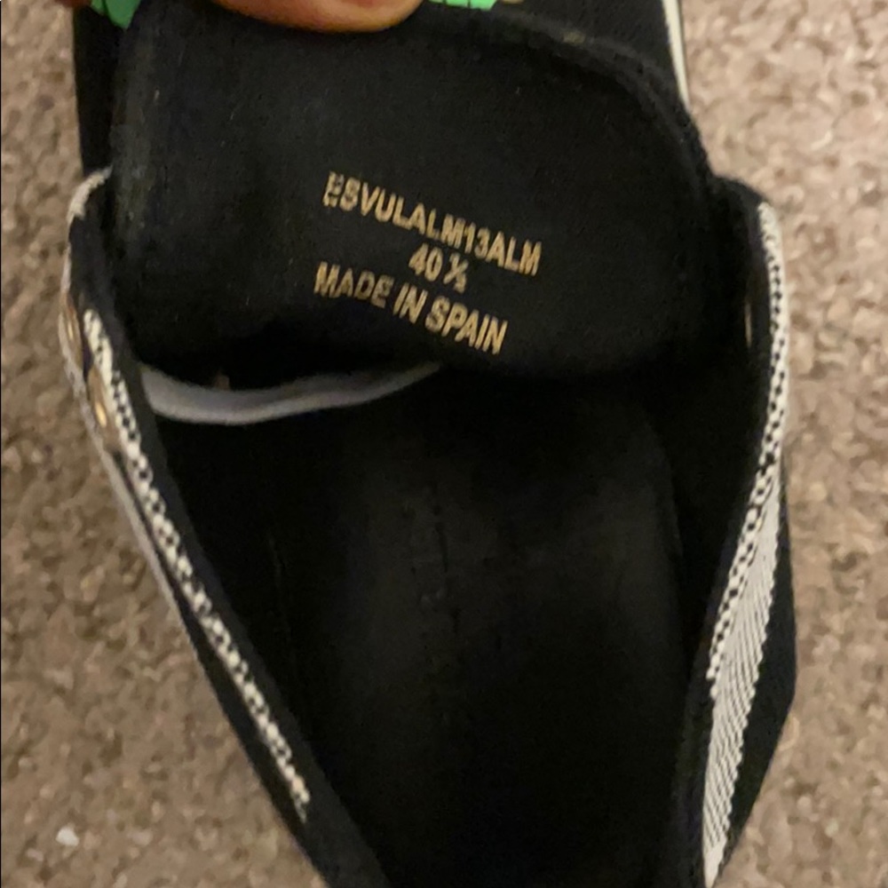 Authentic Burberry men’s high top sneakers - Picture 4 of 6